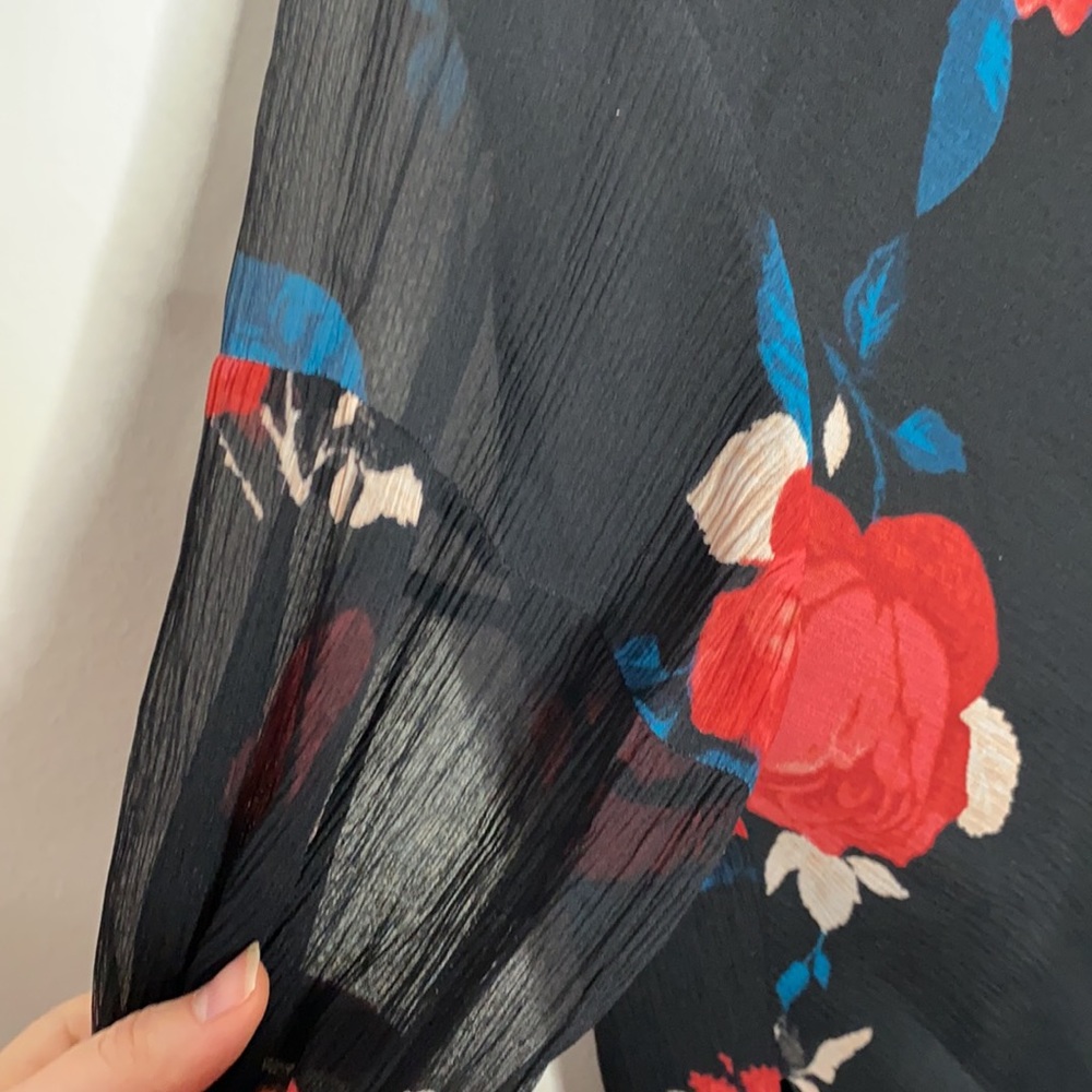 Club Monaco front tie rose print silk crepe blouse size M - Picture 6 of 13